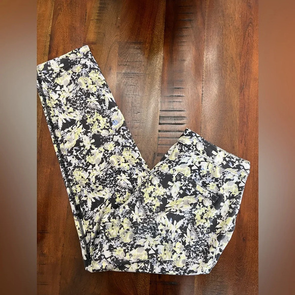 Lululemon Jet Crop *Luxtreme (Slim) - Picture 1 of 5